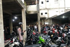 Polres Metro Jakarta Barat larang keras remaja berkonvoi dan bakar petasan di jalanan