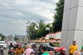 Mitra Grab ngabuburit dengan bagikan ratusan takjil di Lampung