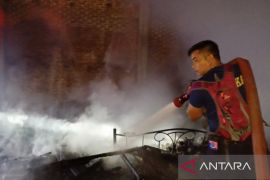 Dua rumah di Aceh Barat terbakar saat warga tarawih