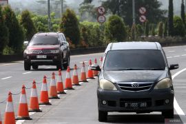 Jumlah kendaraan di pintu keluar tol Singosari fluktuatif