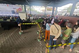 Warga Purwokerto antusias ramaikan Bazar Pangan Murah