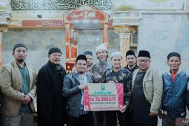 Wabup Solok i'tikaf dan shalat subuh berjamaah di masjid Raya Istiqomah Alahan Panjang