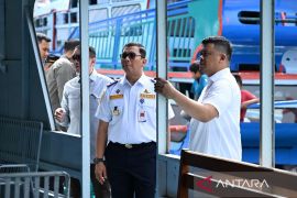 Jelang libur Lebaran, Bobby periksa kesiapan kapal penumpang di Danau Toba