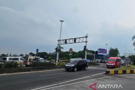 Polres Malang catat volume kendaraan di tiga tol landai pada H-3 Lebaran