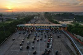 385.110 kendaraan ke wilayah timur Trans Jawa menjelang Lebaran