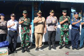 Wagub Maluku tinjau arus mudik Idul Fitri 2025 di Kota Ambon