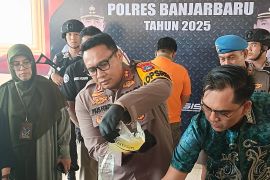 Polisi bongkar pabrik minyak goreng palsu bermerek MinyaKita