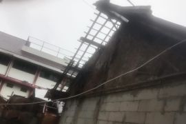 Kepulauan Seribu salurkan bantuan bagi korban angin puting beliung