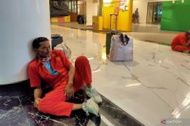 Lomba angkat beban di Dermaga Pelabuhan Merak; Thorir VS troli