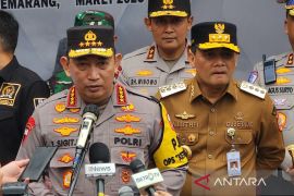 Kepala Polri cek pelayanan di Gerbang Tol Kalikangkung Semarang