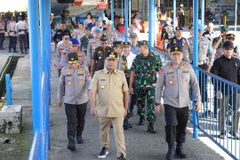 Kapolda Maluku tinjau pelabuhan pastikan mudik aman