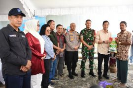 Pj Bupati Barut apresiasi pasar murah Pemprov Kalteng jelang Lebaran