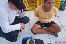BNNP NTB periksa pria terduga pemesan ganja via Facebook