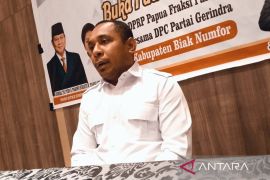 Legislator DPRP Papua kawal program MBG siswa sekolah di Biak-Supiori