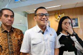 Govt to award migrant worker for saving elderly from wildfire