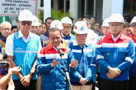 Kunjungi SPKLU di Banten, Menteri ESDM apresiasi kesiapan PLN sambut mudik lebaran 2025