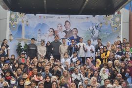 Raffi Ahmad  serukan kebiasaan mudik dengan bus transportasi umum