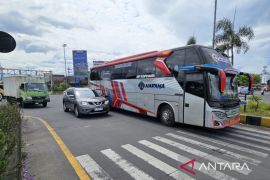 Arus kendaraan di Tol Singosari Malang lengang jelang Lebaran