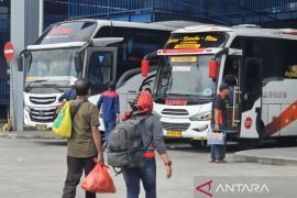 Volume harian penumpang di Terminal Arjosari naik jelang Idul Fitri