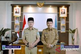 Bupati dan Wakil Bupati Dompu salat Idul Fitri di lokasi terpisah