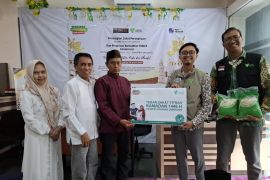 BPRS MAU Syariah gandeng Dompet Dhuafa Lampung salurkan zakat perusahaan
