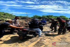 Polres buka jalur darurat atasi longsor Gorontalo Utara