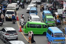 Pemprov Jabar larang angkot melintasi jalur Puncak Bogor selama libur Lebaran