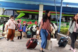 Peserta Program Mudik Gratis Pemprov Jatim tiba di Terminal Ponorogo