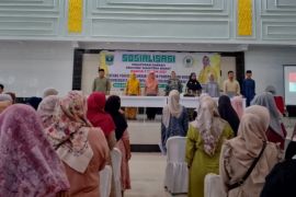 Legislator Sumbar sosialisasikan perda pemberdayaan perempuan dan anak