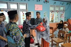 Kemenag Talaud beri bantuan sembako Ramadhan untuk warga 3T
