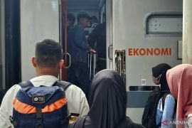 Daop 8 catat 5.087 penumpang padati Stasiun Malang H-1 Lebaran