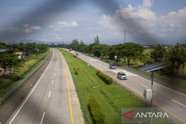 Arus mudik di Tol Cipali Cirebon mulai melandai pada H-1 Lebaran