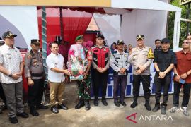 Kapolres dan Bupati Palas cek kesiapan personel petugas Pos Yan dan Pos PAM Operasi Ketupat Toba 2025