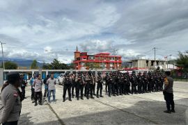 Polres Jayawijaya siagakan 98 personel malam Takbiran dan Salat Idul Fitri