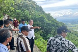Bupati Sleman pantau pos mudik dan lokasi longsor