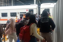 Asisten rumah tangga di Lebak gembira kembali mudik Lebaran