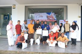 ICDX salurkan 250 paket sembako untuk masyarakat sekitar kantor