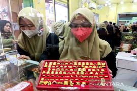 Penjualan emas di Sampit H-1 Lebaran meningkat hingga 40 persen