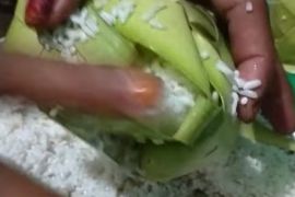 Bungkus ketupat pandan diminati warga Palembang jelang Lebaran