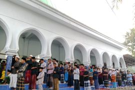 Sebagian warga di Jember-Bondowoso rayakan Lebaran lebih awal