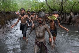 Tradisi Mebuug-Buugan seusai Nyepi di Bali