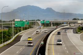 Arus mudik H-1 di Jalan Tol Ngawi-Kertosono