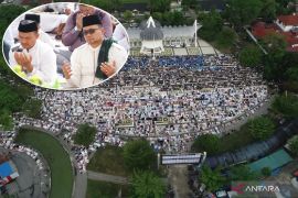 Ribuan warga Shalat Ied di alun-alun, ini pesan Wali Kota Tanjungbalai