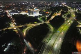 Arus Lalu lintas Simpang Susun Waru ramai lancar