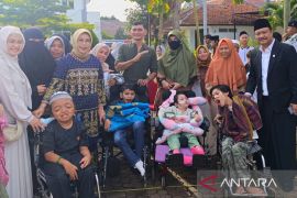 Mensos Shalat Id bersama kelompok rentan di Sentra Mulya Jaya Jakarta