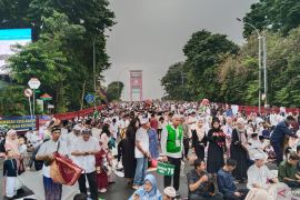 Puluhan ribu masyarakat Palembang shalat Idul Fitri di Ampera