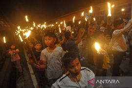 Pawai obor sambut 1 Syawal