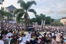 Muslim di Ambon ikuti Shalat Idul Fitri 2025 di Lapangan Merdeka