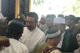 Gubernur-Tokoh non Muslim Maluku hadiri Shalat Id wujud toleransi