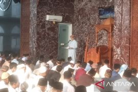 Ribuan warga Lampung Selatan padati Masjid Agung Kalianda untuk Shalat Id